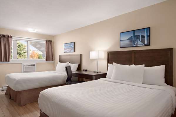  - Travelodge Salmon Arm