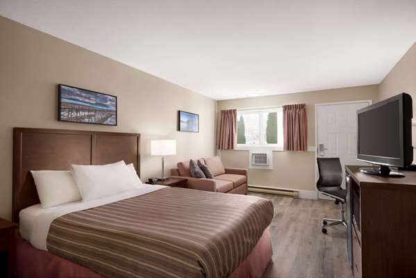  - Travelodge Salmon Arm