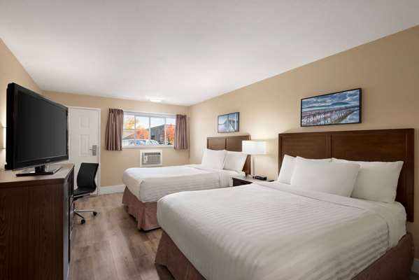  - Travelodge Salmon Arm