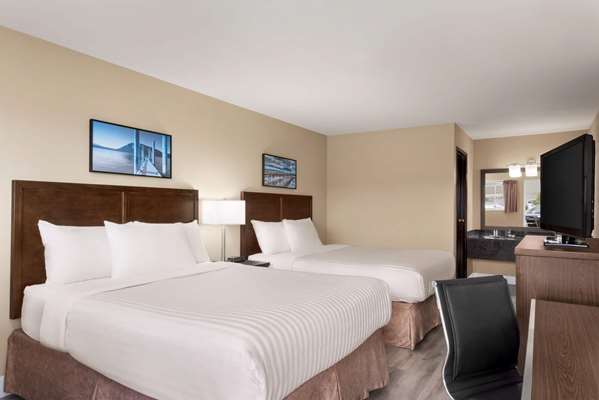  - Travelodge Salmon Arm