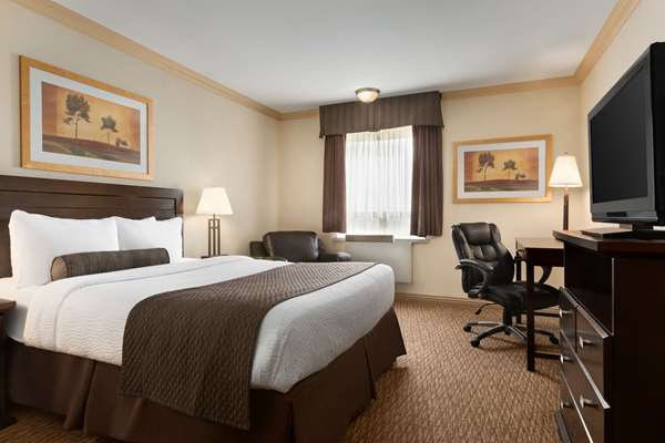  - Days Inn & Suites Sault Ste Marie