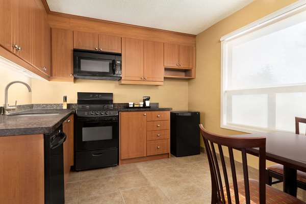  - Travelodge Whitby Oshawa