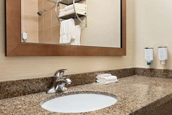  - Travelodge Whitby Oshawa