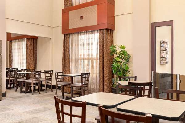  - Travelodge Whitby Oshawa