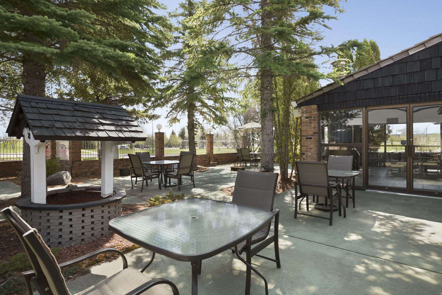 Travelodge Medicine Hat, AB See Discounts