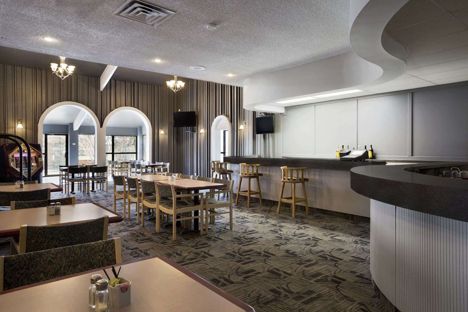 Travelodge Medicine Hat, AB See Discounts