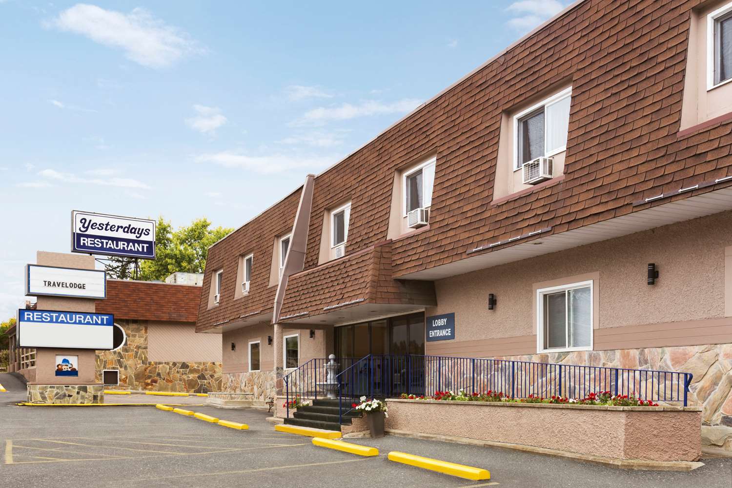 Travelodge Kenora, ON See Discounts