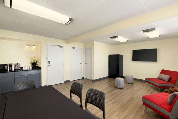  - Travelodge West Edmonton