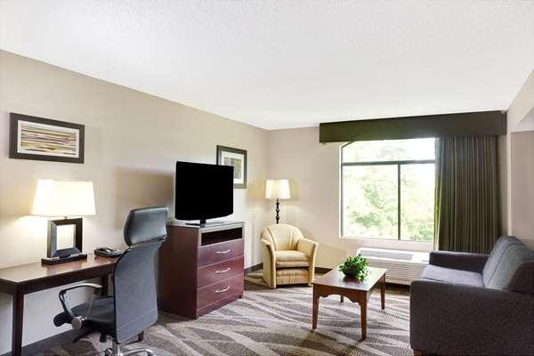 Suite - Wingate by Wyndham RTP Airport Durham - I-40, Exit 282