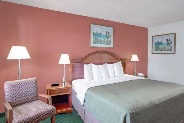  - Howard Johnson Inn Fort Myers