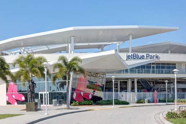  - Howard Johnson Inn Fort Myers