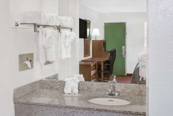  - Howard Johnson Inn Fort Myers