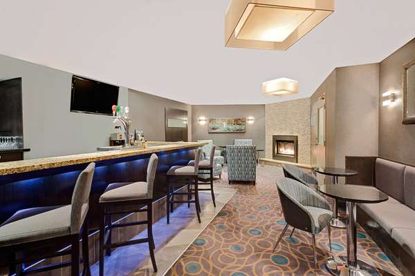 Bar - Ramada Inn Kamloops