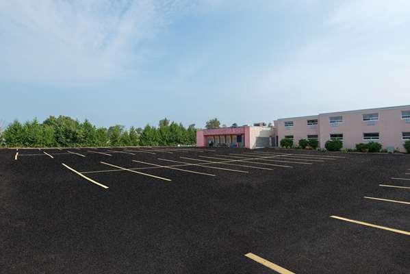 Exterior view - Howard Johnson Inn Gravenhurst