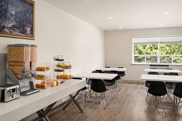  - Howard Johnson Inn Gravenhurst