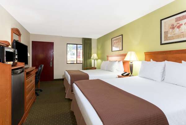 - Howard Johnson Express Inn Tallahassee - I-10, Exit 199