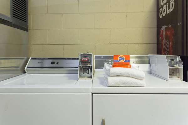  - Howard Johnson Express Inn Tallahassee - I-10, Exit 199