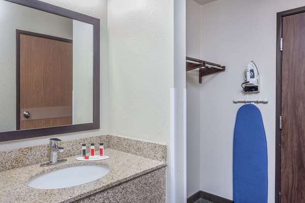  - Days Inn East Flagstaff - I-40, Exit 201