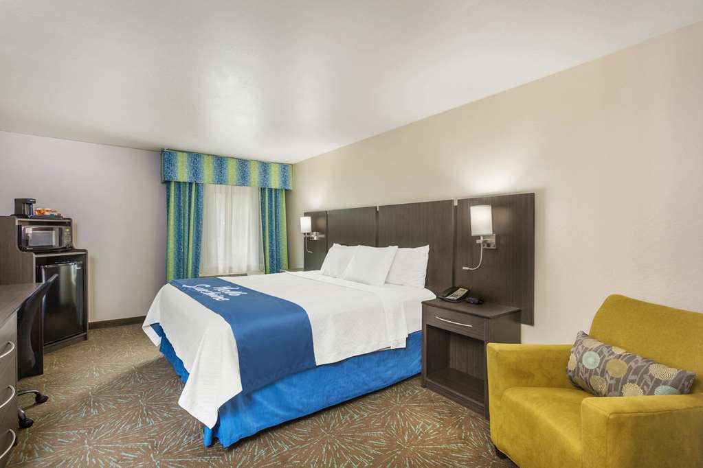 Days Inn & Suites by Wyndham East Flagstaff - Tap to explore photos
