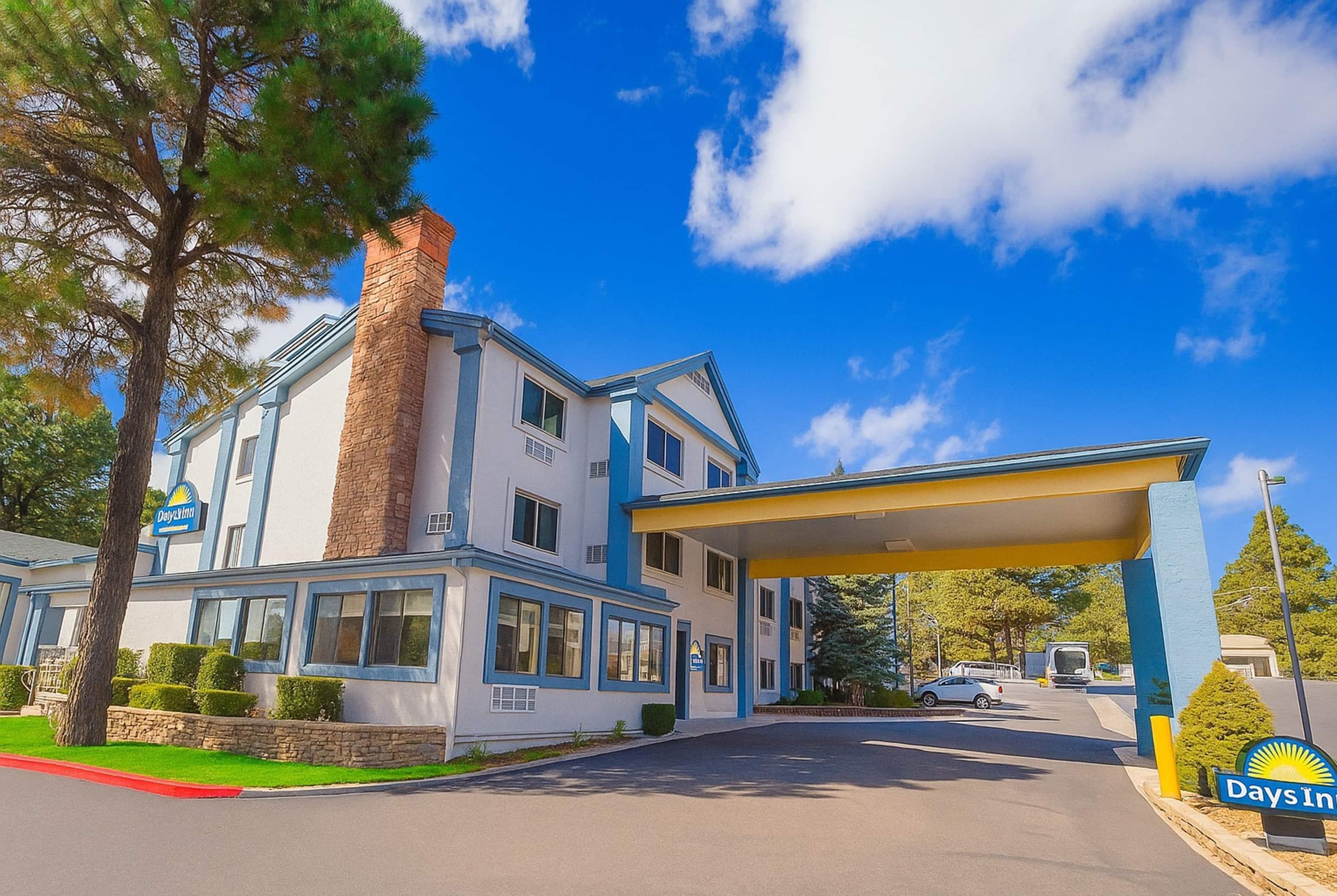 Exterior | Days Inn & Suites by Wyndham East Flagstaff