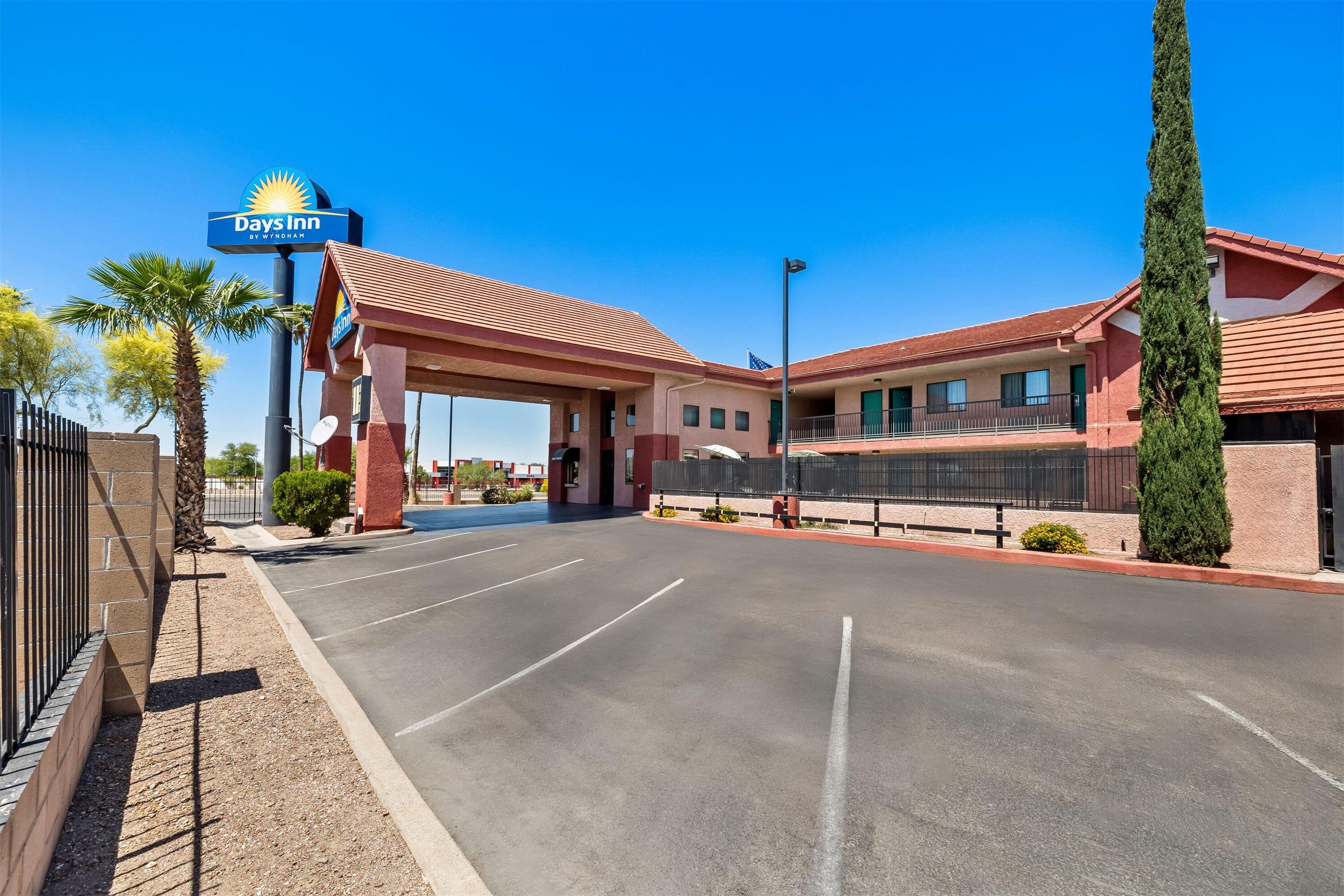 Exterior | Days Inn by Wyndham Tucson Airport