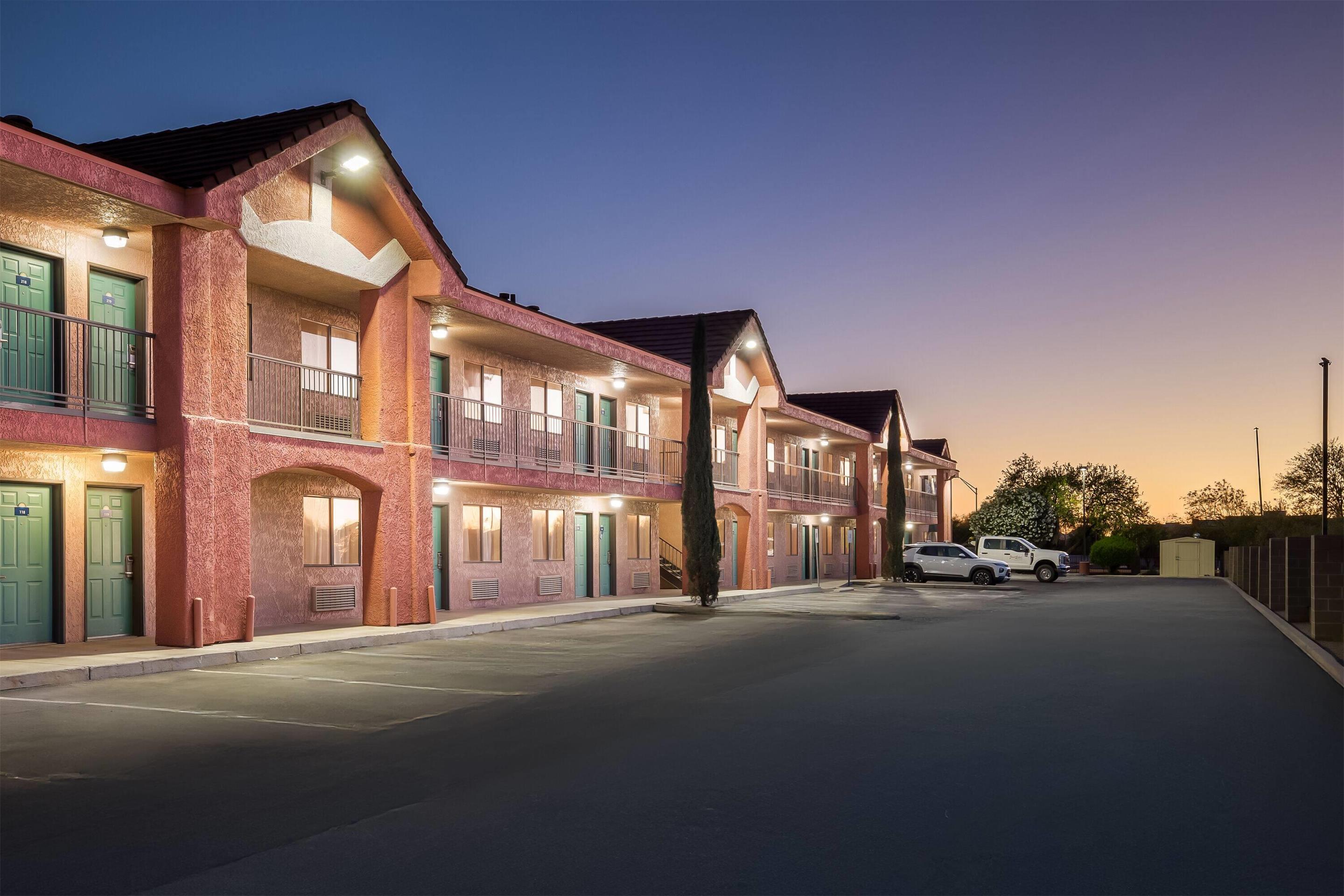 Exterior | Days Inn by Wyndham Tucson Airport