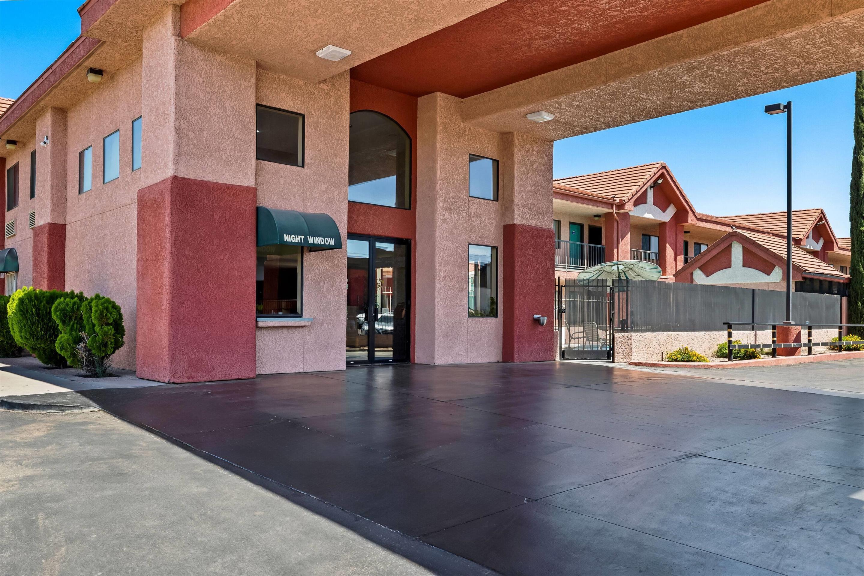 Exterior | Days Inn by Wyndham Tucson Airport