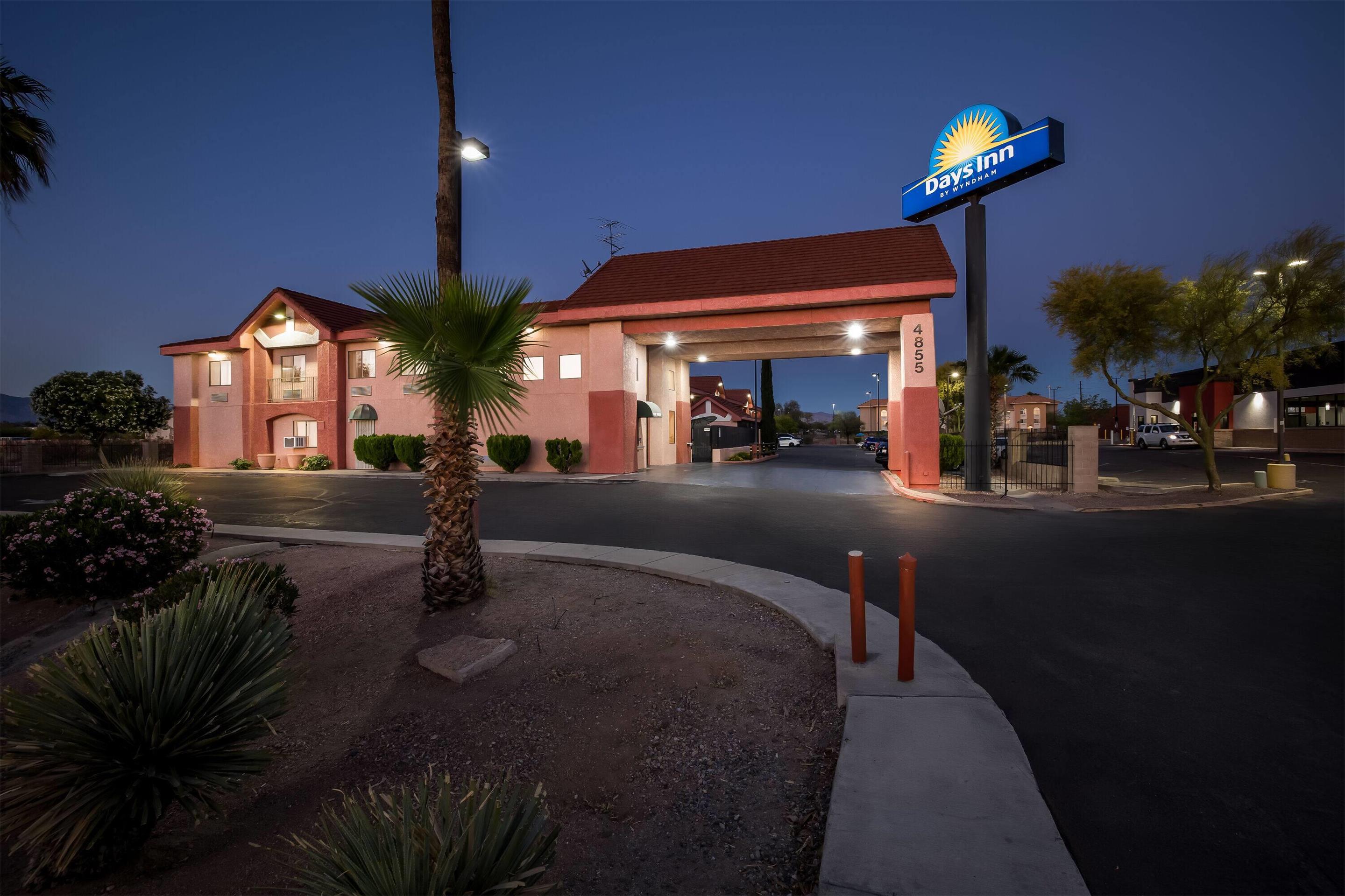 Exterior | Days Inn by Wyndham Tucson Airport