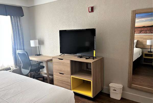  - Days Inn Denham Springs - I-12, Exit 10