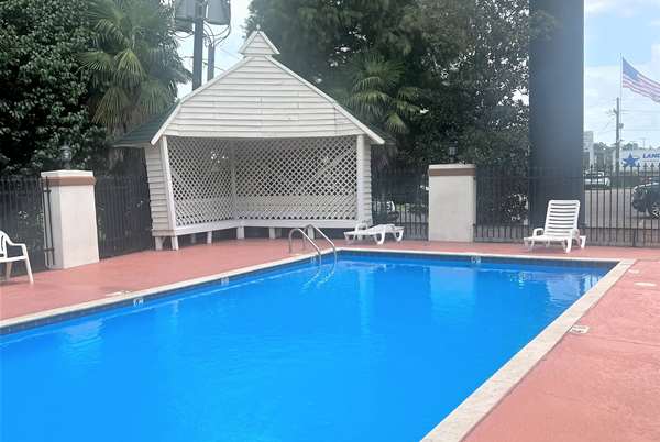 Pool - Days Inn Denham Springs - I-12, Exit 10