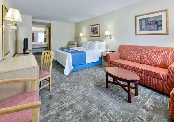 Suite - Days Inn & Suites Bentonville - I-49, Exit 85