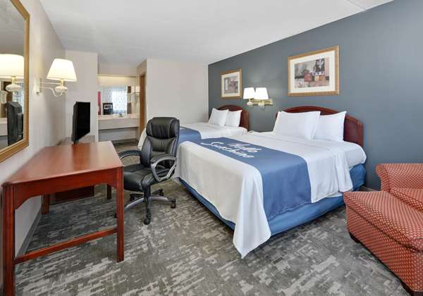  - Days Inn & Suites Bentonville - I-49, Exit 85