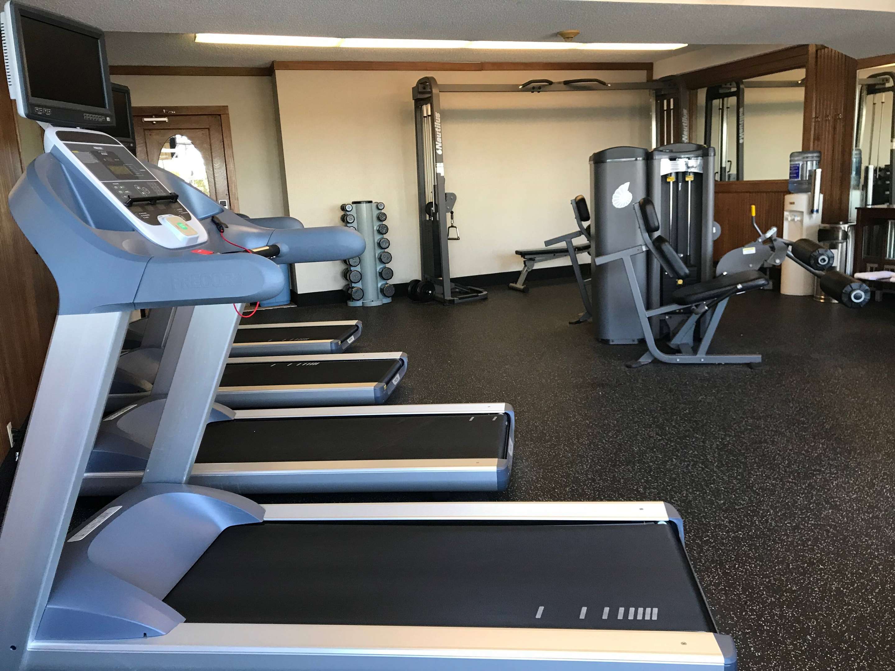 Health club fitness center gym | Wyndham Garden Warsaw
