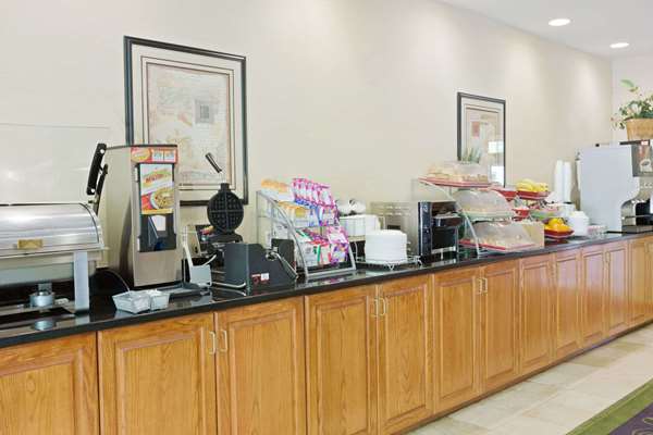  - Wingate by Wyndham Charlotte Airport - I-85, Exit 32