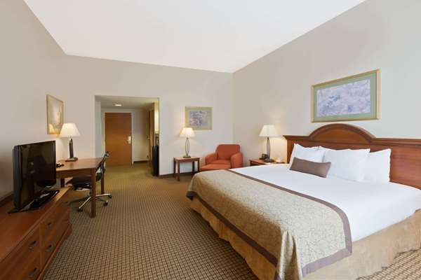  - Wingate by Wyndham Charlotte Airport - I-85, Exit 32
