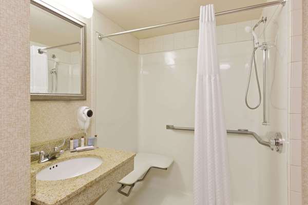  - Wingate by Wyndham Charlotte Airport - I-85, Exit 32