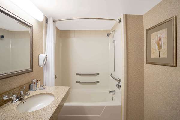  - Wingate by Wyndham Charlotte Airport - I-85, Exit 32