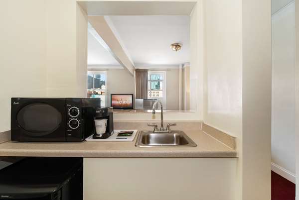  - Travelodge Hotel Chicago