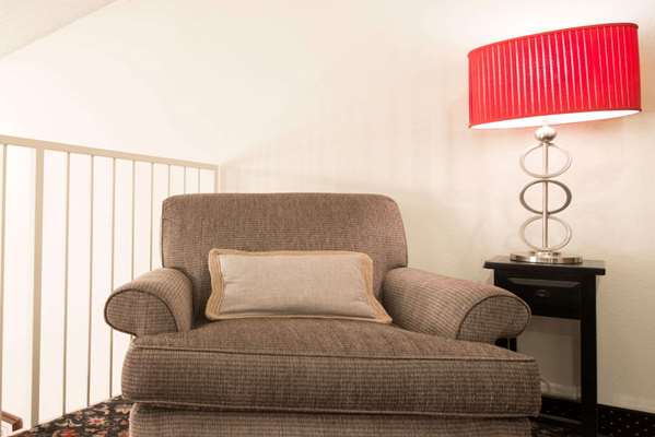  - Super 8 Hotel Richmond