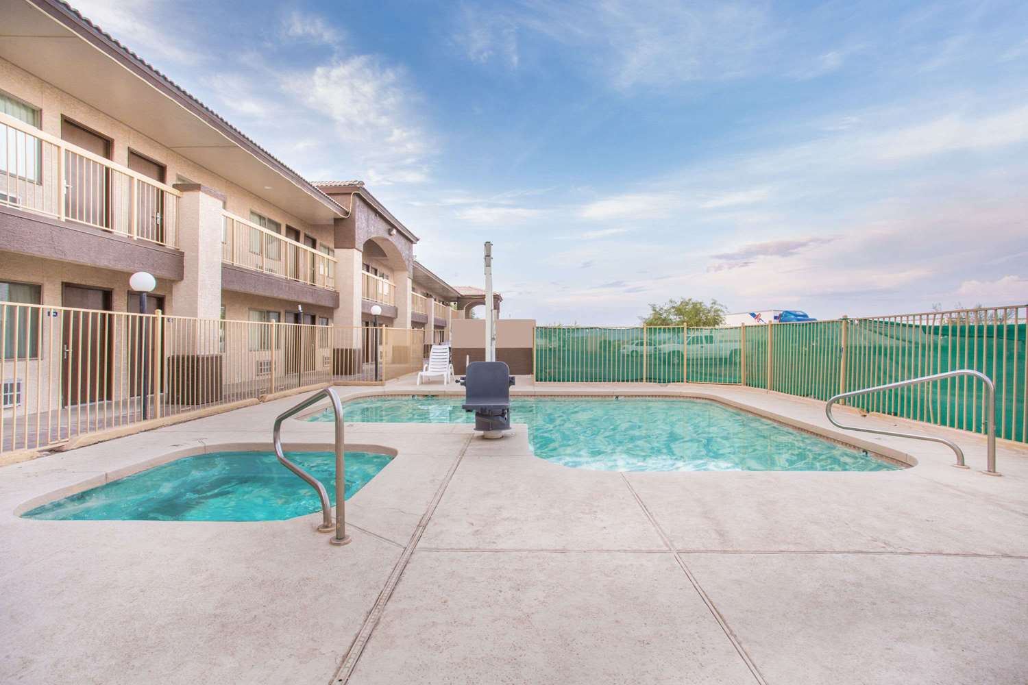Days Inn Buckeye Az See S Pool Days Inn Buckeye