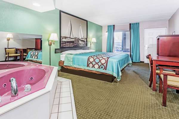 Suite - Super 8 Motel Marianna - I-10, Exit 142