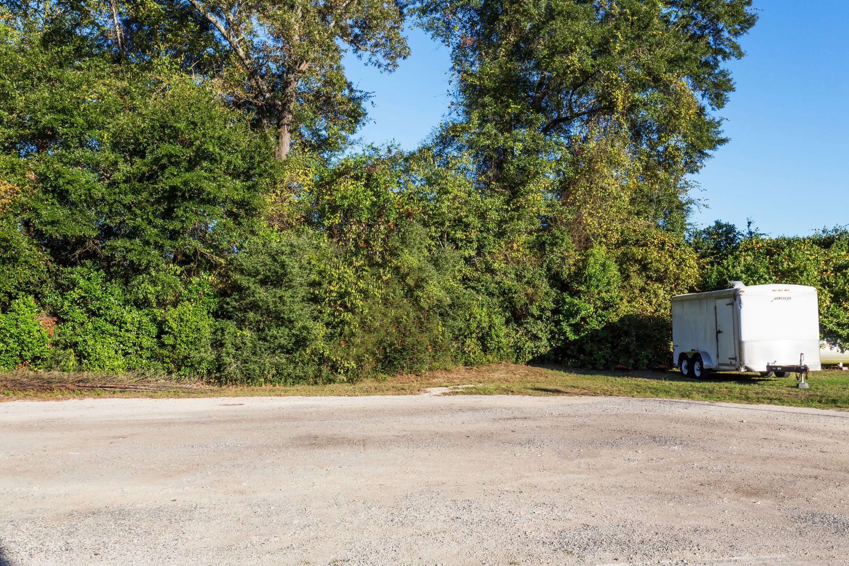 Truck Parking | Super 8 by Wyndham Marianna