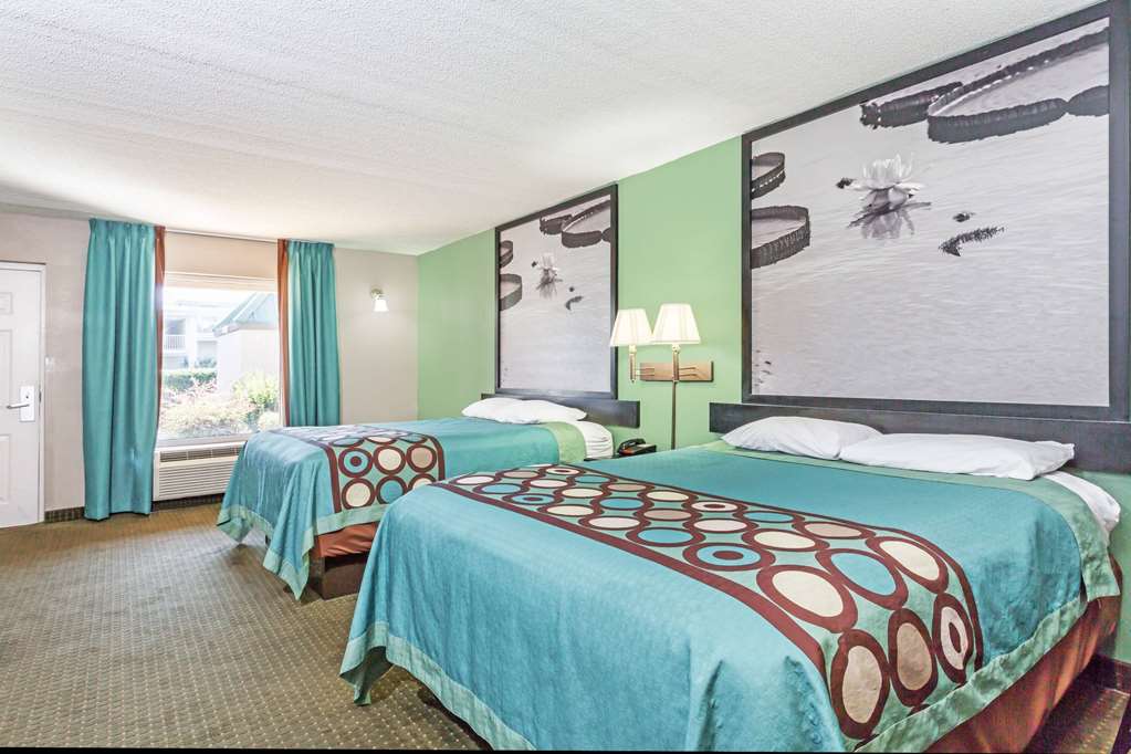 SUPER 8 BY WYNDHAM MARIANNA-guestroom-Guest Room,On-Site.jpg