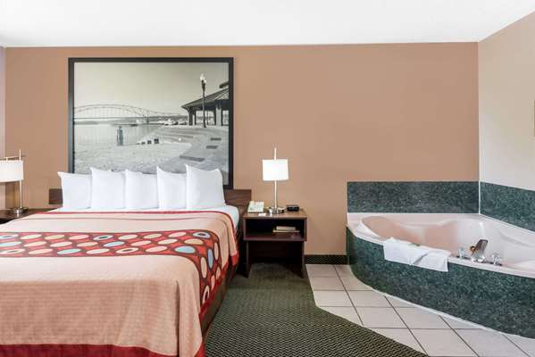 Suite - Super 8 Hotel Winfield