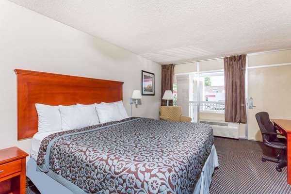  - Days Inn Charlottesville