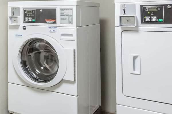 Amenities - Days Inn Charlottesville