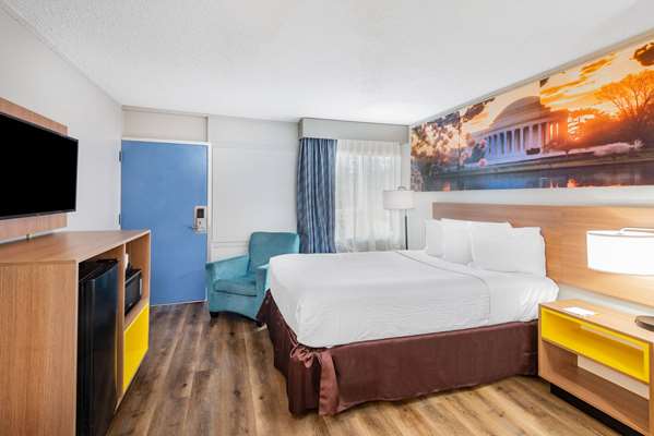  - Days Inn Charlottesville