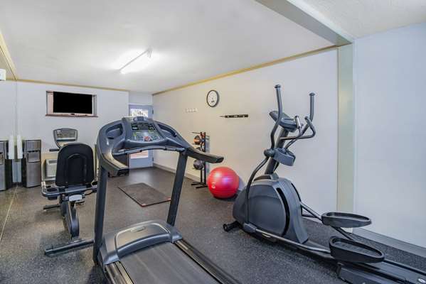Fitness/ Exercise Room - Days Inn Charlottesville