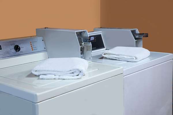 Amenities - Super 8 Motel Pasadena - I-210, Exit 29A