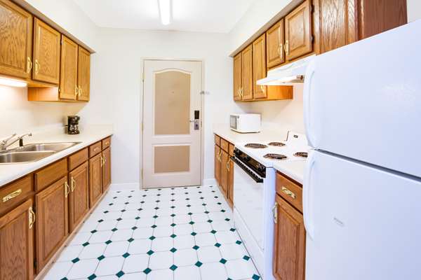 Suite - Super 8 Hotel Brooklyn